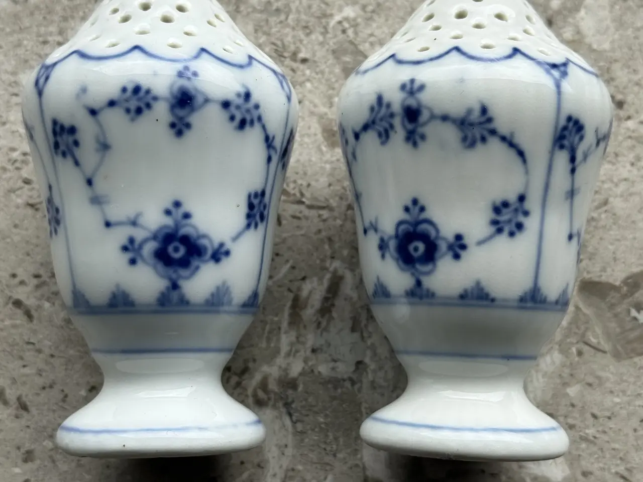 Billede 1 - Musselmalet  Salt & peber  Royal Copenhagen
