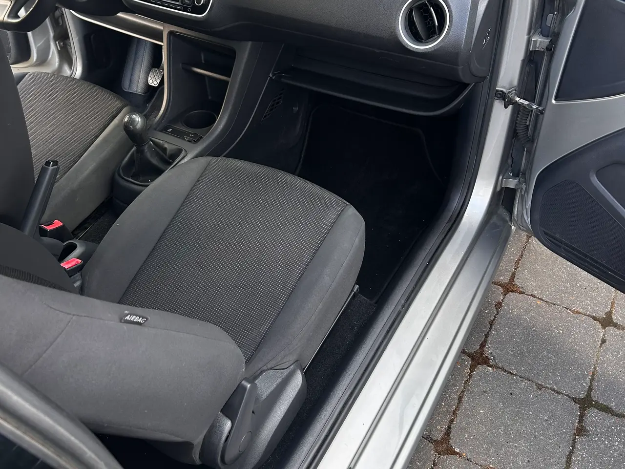 Billede 13 - Vw up lav km tal 
