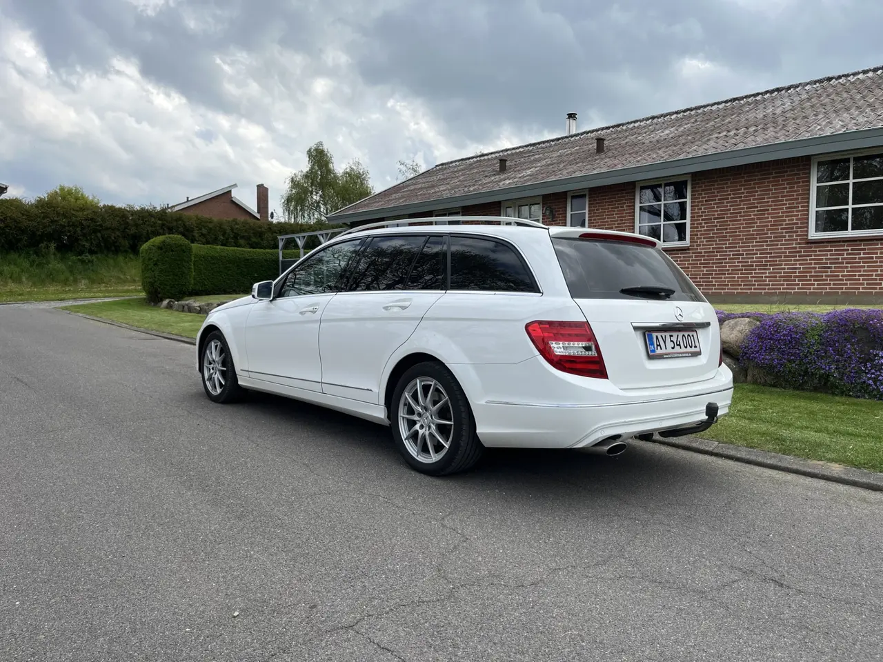 Billede 5 - Rigtig fin og velkørende Mercedes C250 4matic