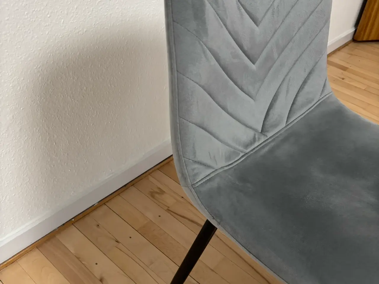 Billede 5 - Grå spisebordsstol i grå velour