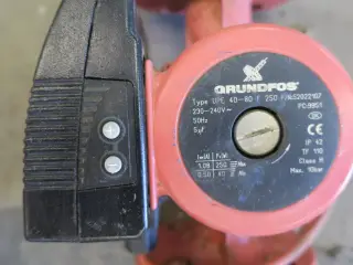 Grundfos UPE 40-80 F 250 cirkulationspumpe