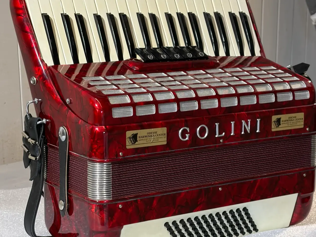 Billede 4 - Goline kvalitets-harmonika – 37 tangenter / 72 bas