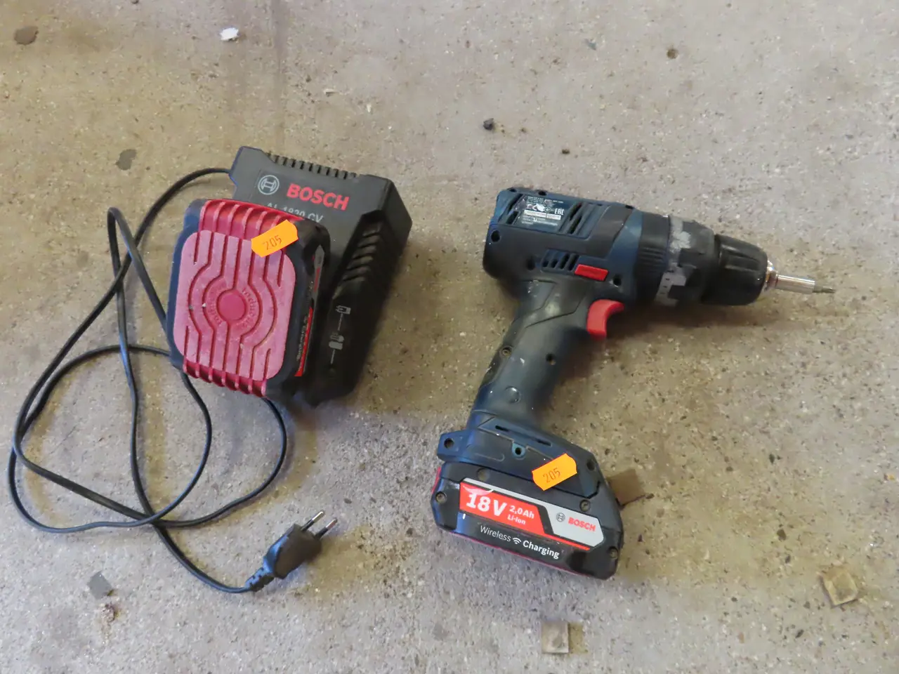 Billede 1 - Akku bore/skruemaskine BOSCH GSB 18 VEC med 2 stk. batterier og lader