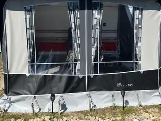 Walker Maxi 300