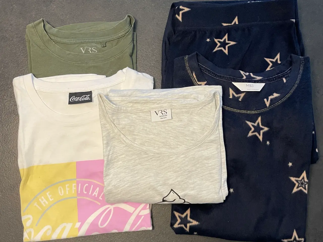 Billede 1 - T-shirts og nattøj str. XL.