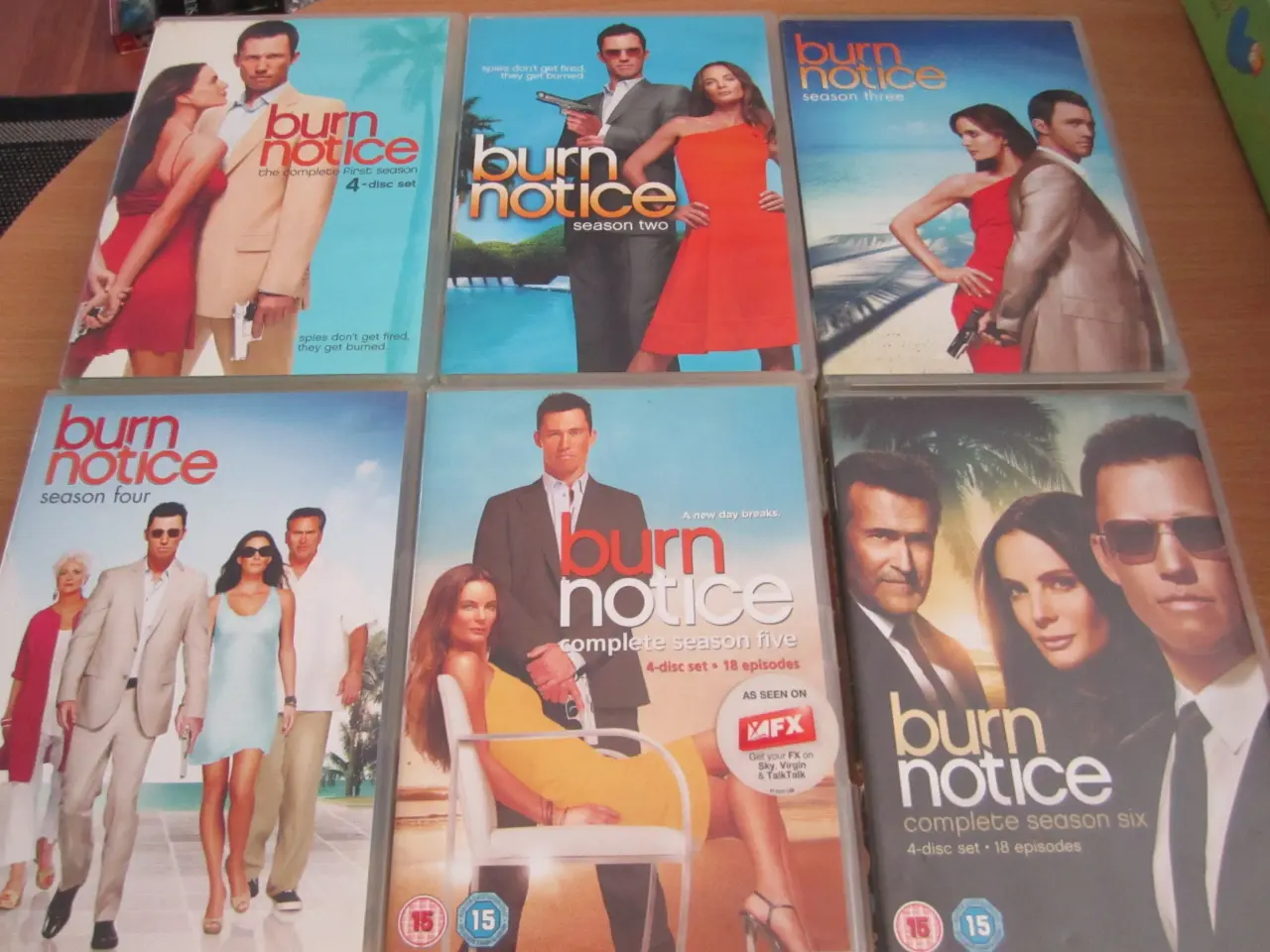 Billede 1 - BYD. BURN NOTICE Boks 1-6. 