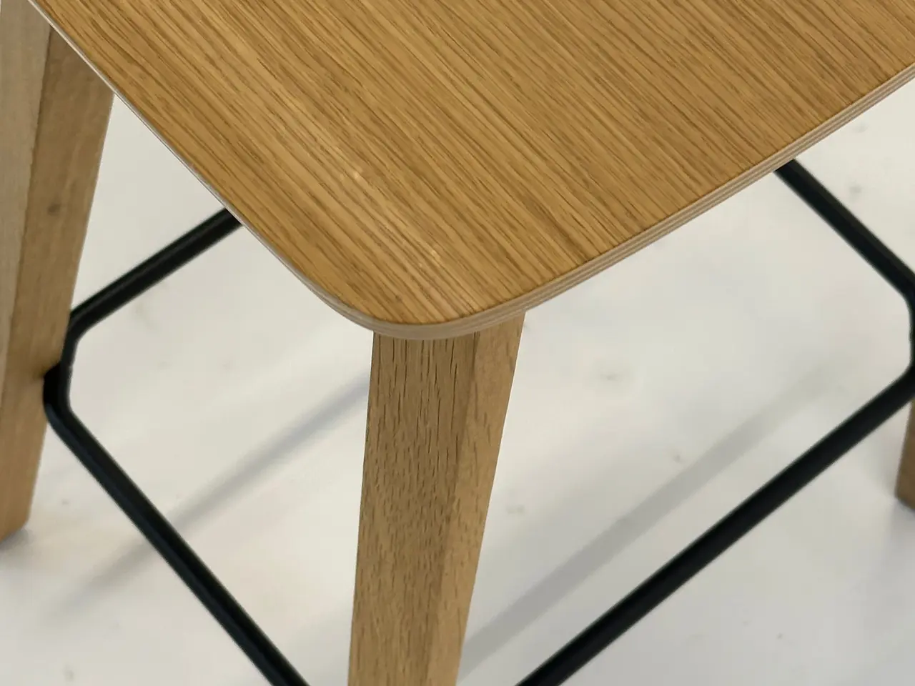 Billede 5 - Four Design Share Stool Barstol – Træ SH 63 cm