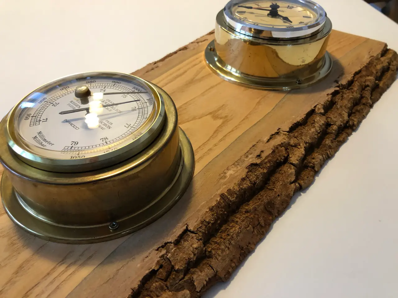Billede 6 - Skibsur og barometer i messing på planke