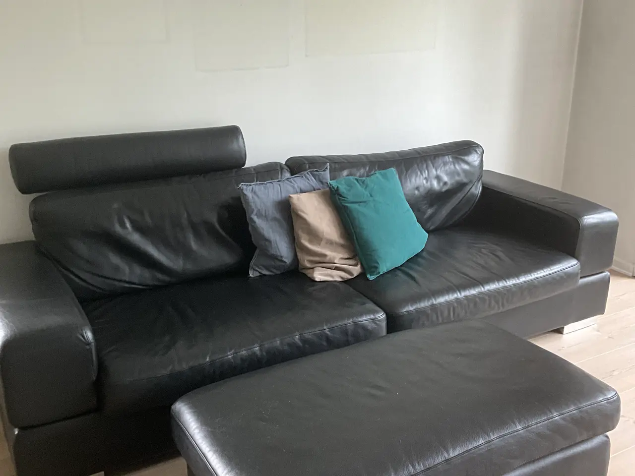 Billede 1 - 3 pers. lædersofa inkl. puff