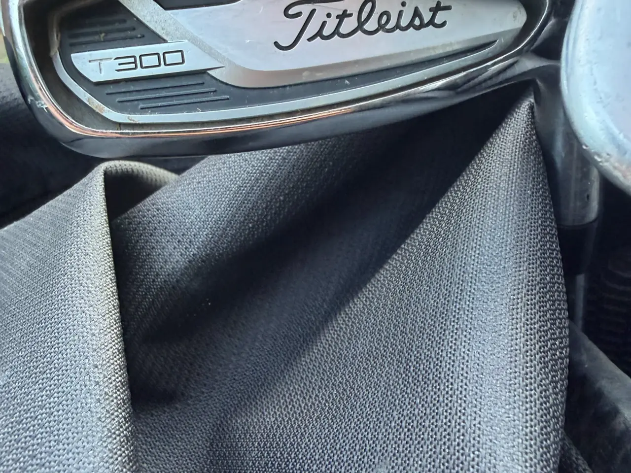 Billede 13 - Titleist golfbag med jernsæt, hybrid og putter