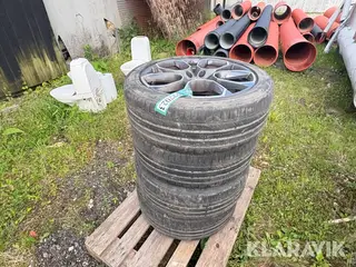 Alufælge med dæk