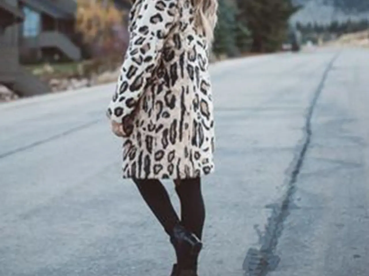 Billede 9 - frakke(cardigan) i Leopard print... i large.