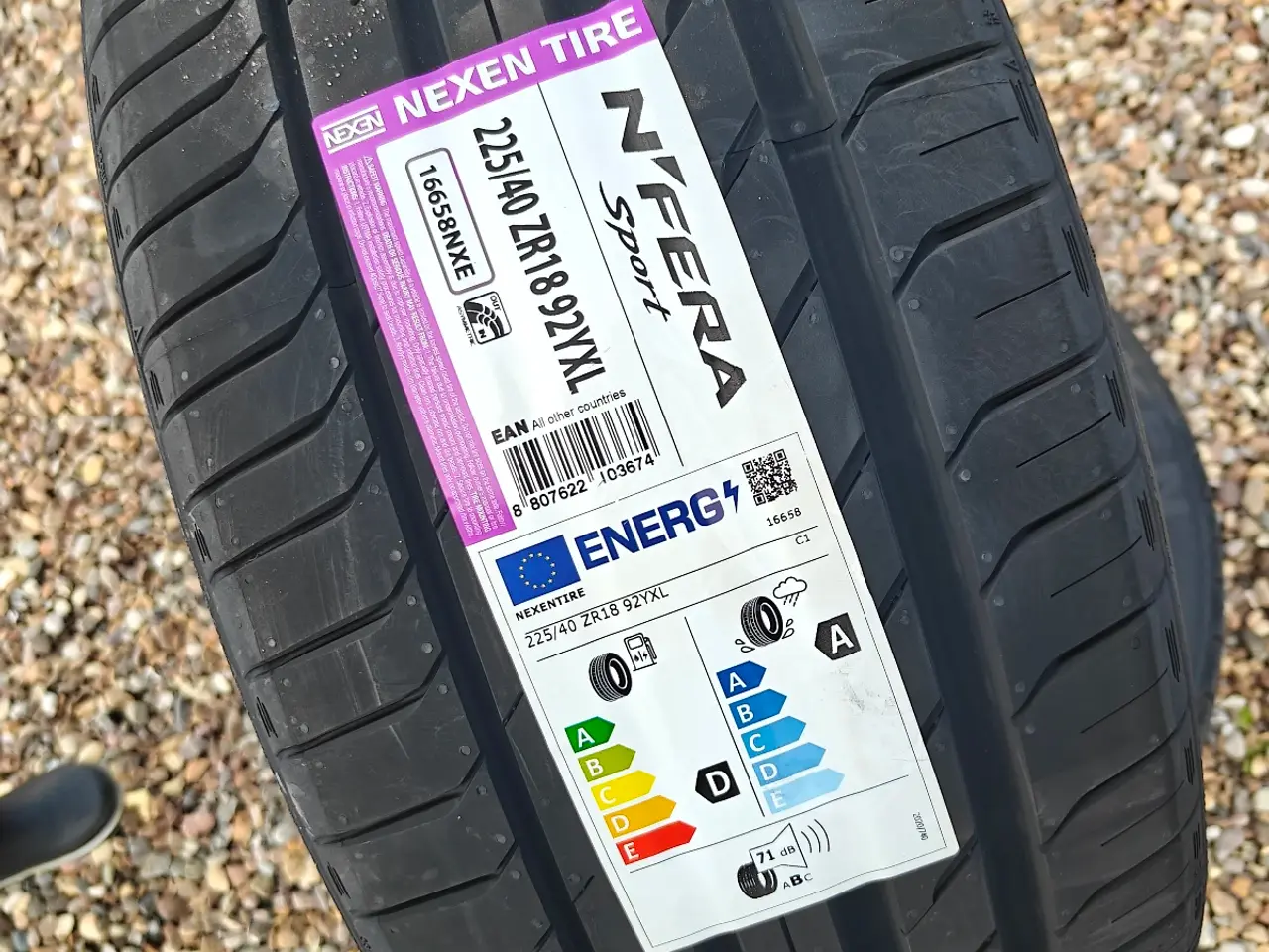 Billede 2 - 225/40-18