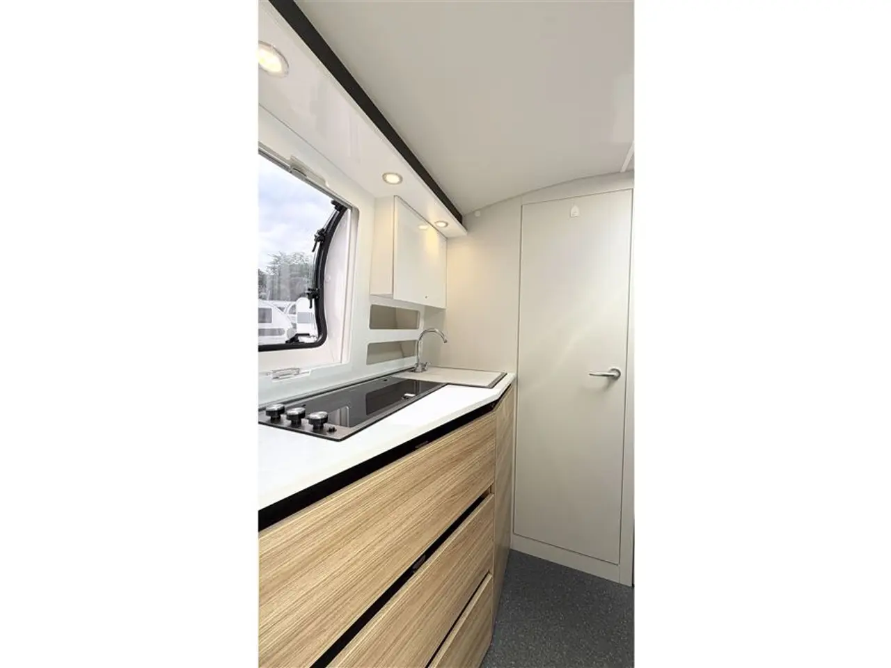 Billede 11 - 2018 - Adria Action 361 LH   Enkeltsenge-Mover-Telt
