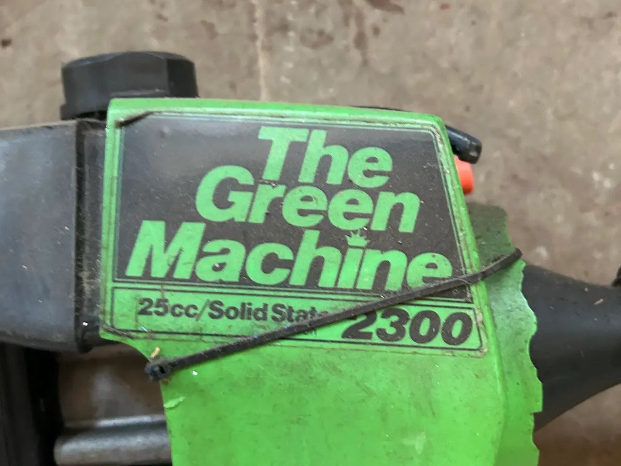 Billede 3 - Benzindrevet græstrimmer med kantskærer THE GREEN MACHINE 25cc/solid state 2300