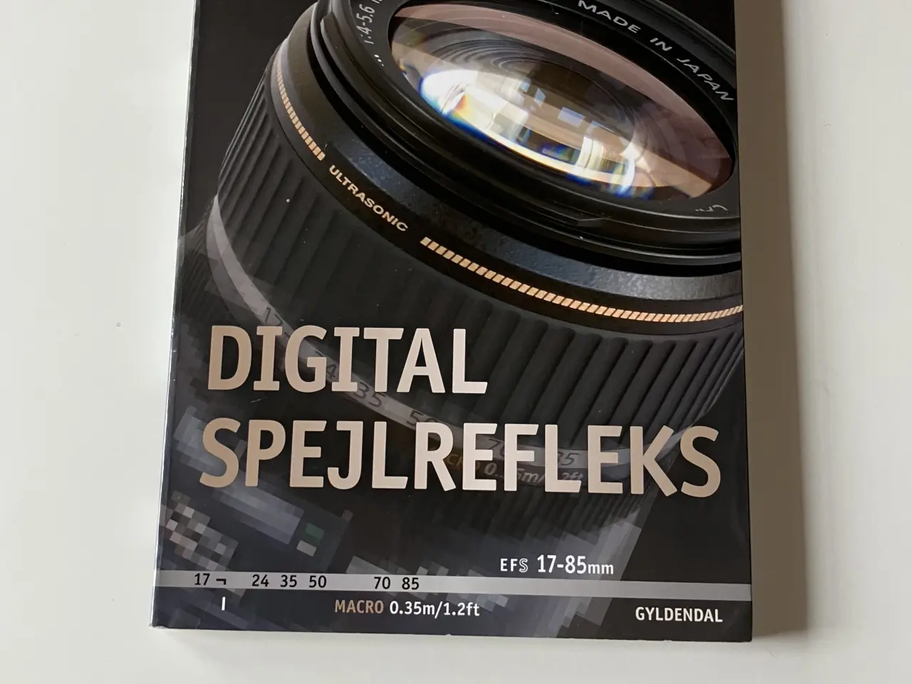 Billede 1 - Digital spejlrefleks. Af Michael B. Karbo