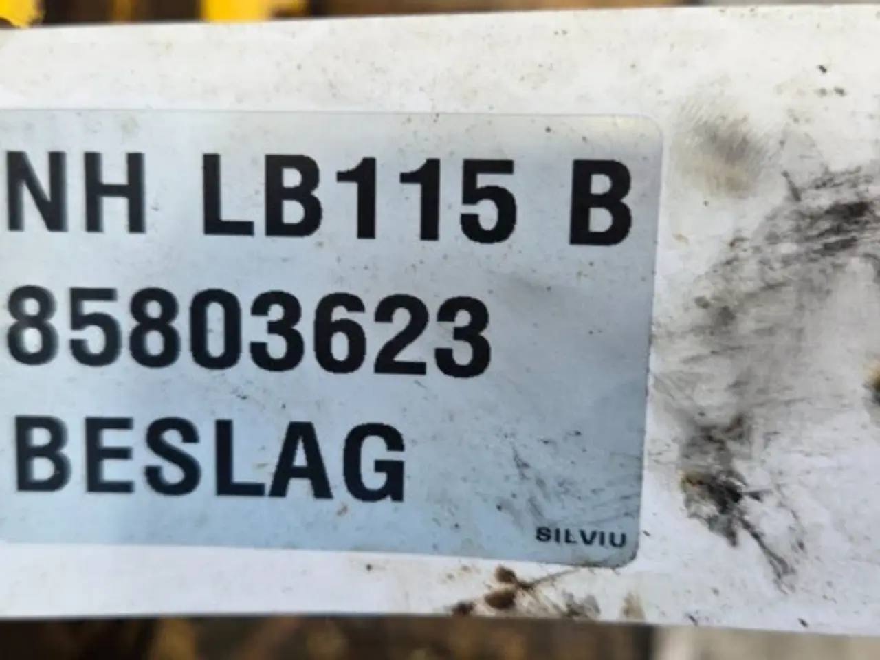 Billede 18 - New Holland LB115B Beslag 85803623