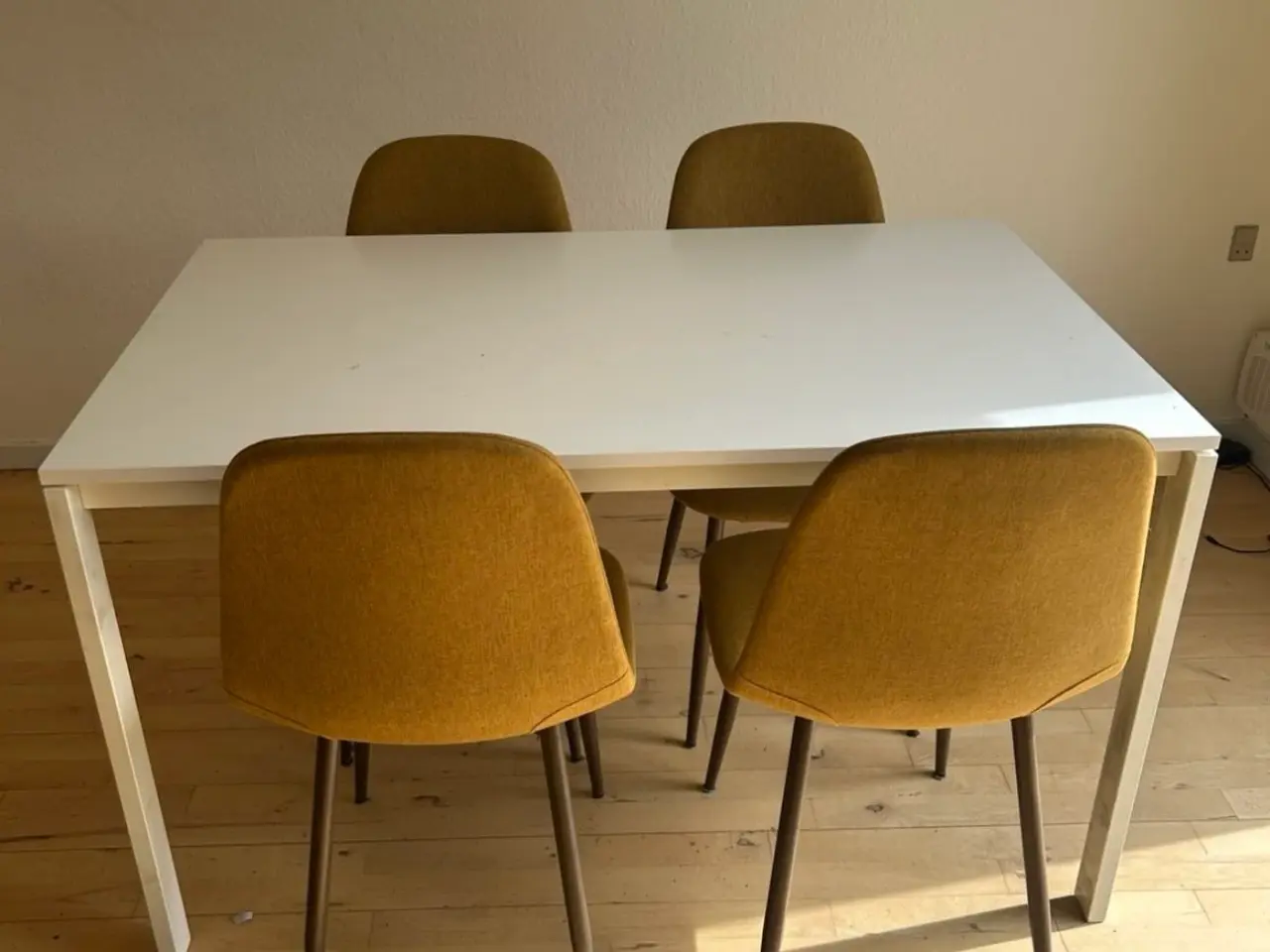 Billede 1 - Bord og stole