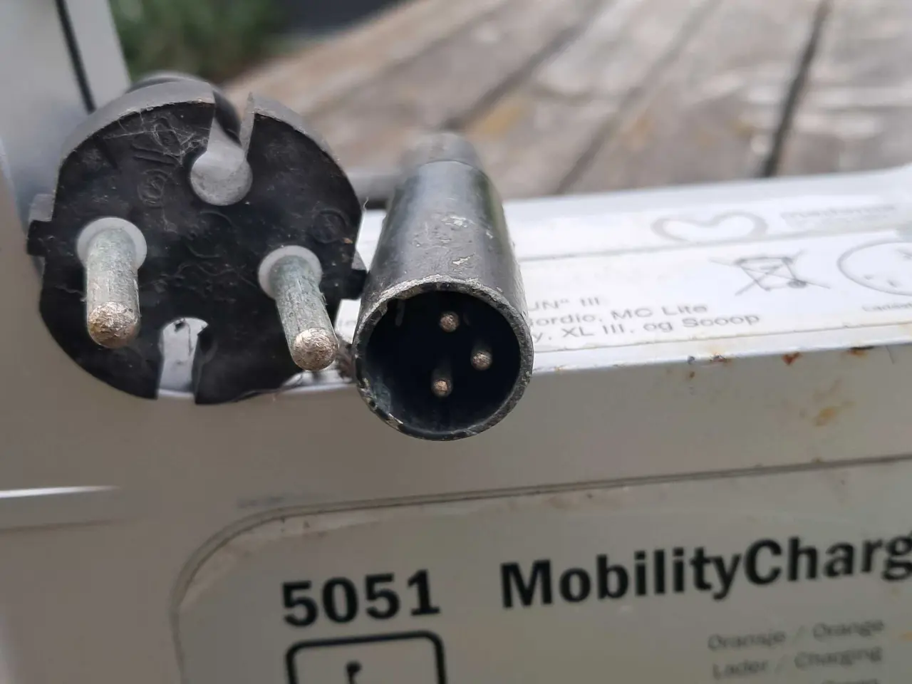 Billede 2 - Oplader til el-scooter