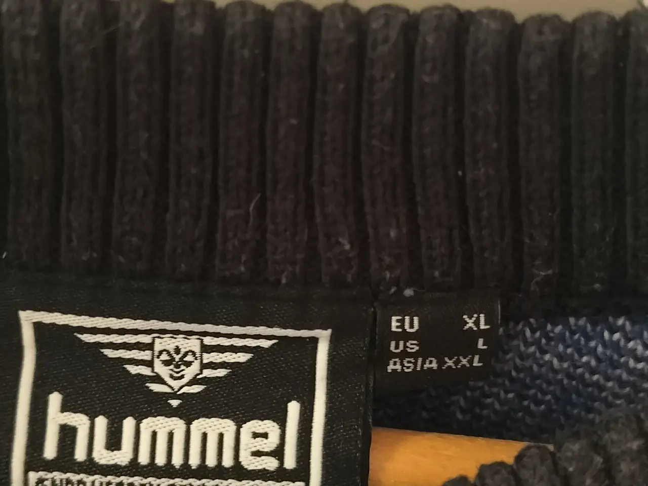 Billede 2 - Hummel trøje