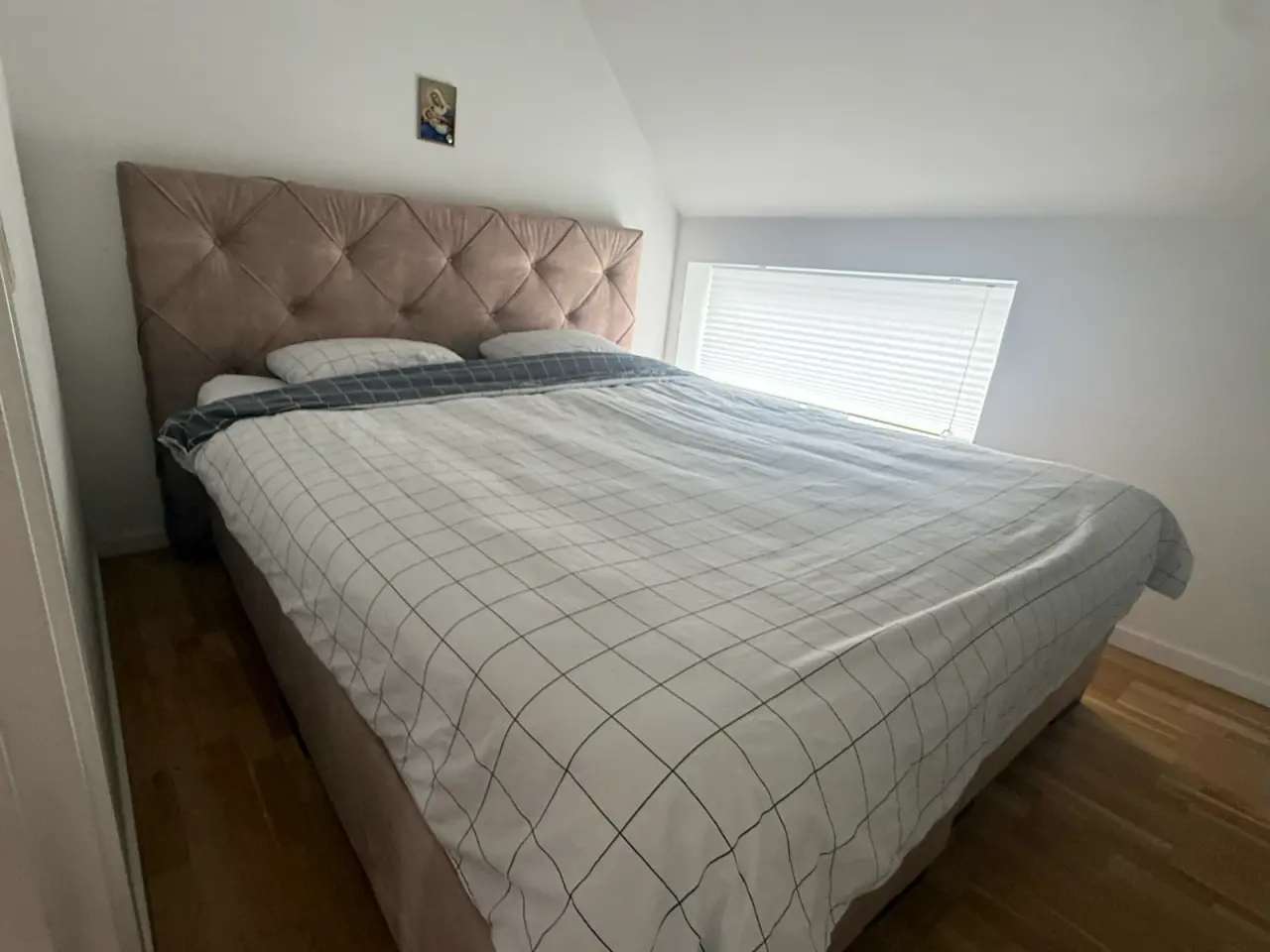 Billede 1 - PRIS: 7.000 kr i alt.Seng top-madra+opbevaringbox