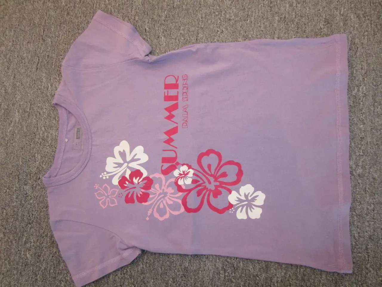 Billede 1 - Smart lilla T-shirt fra Name It str. 128