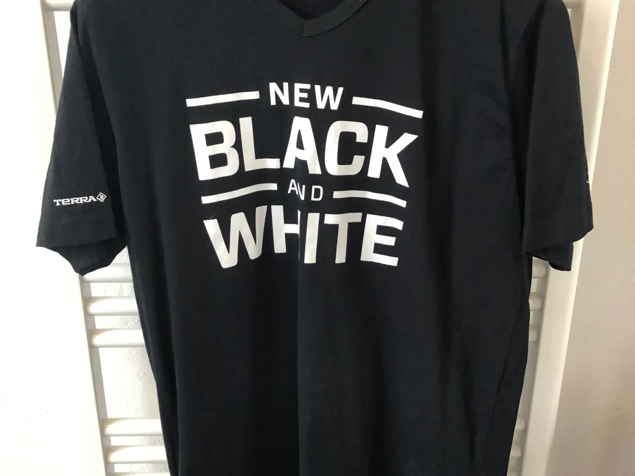 Billede 1 - Sort t-shirt