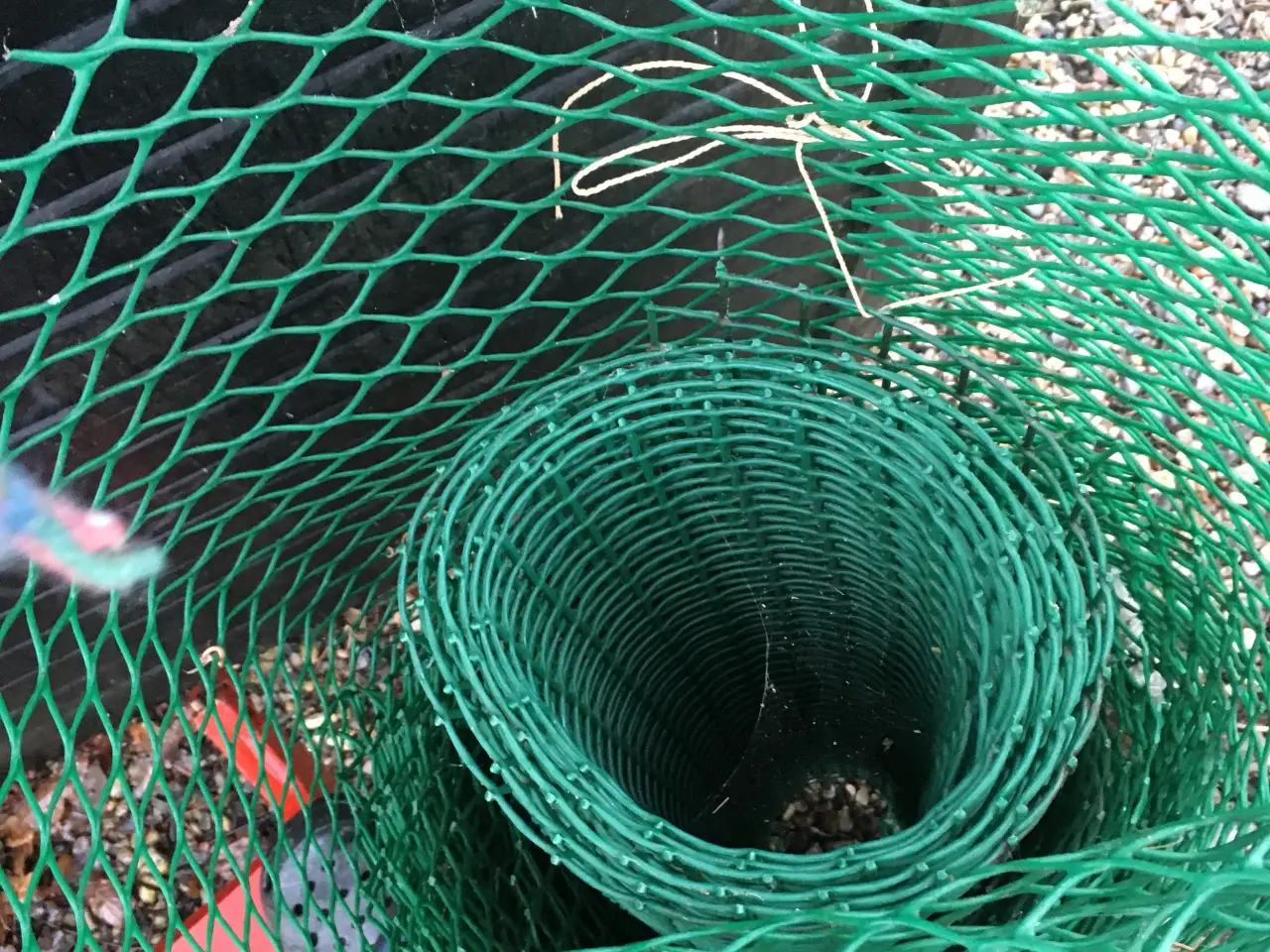 Billede 3 - Grønt plastnet til haven. Giv et bud.