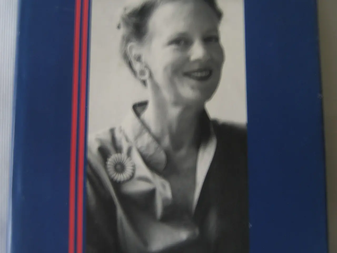 Billede 4 - 4 spændende bøger om dronning Margrethe