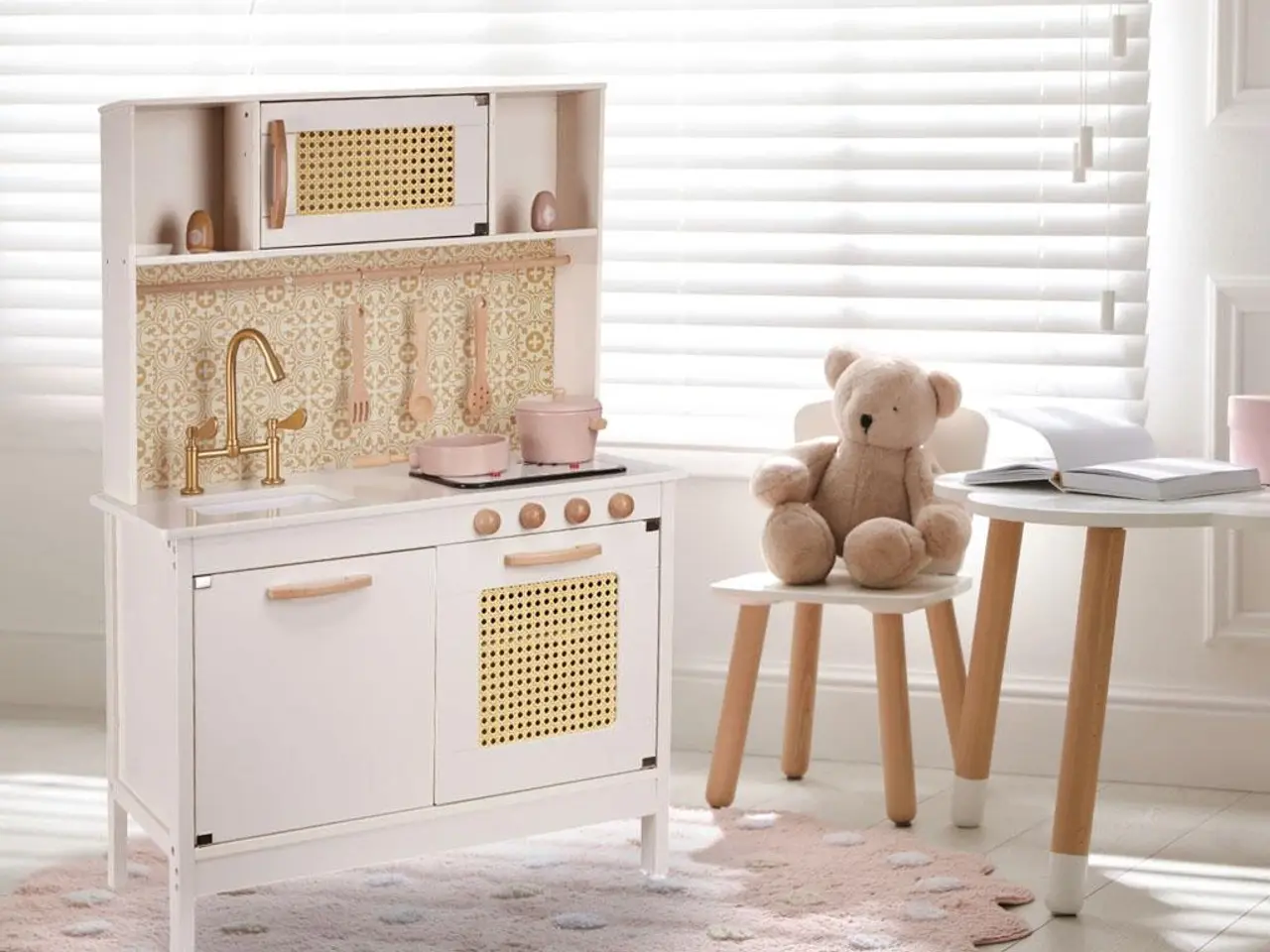 Billede 21 - Legekøkken i træ med retro look og boho tilbehør - MDF, lys og lyd