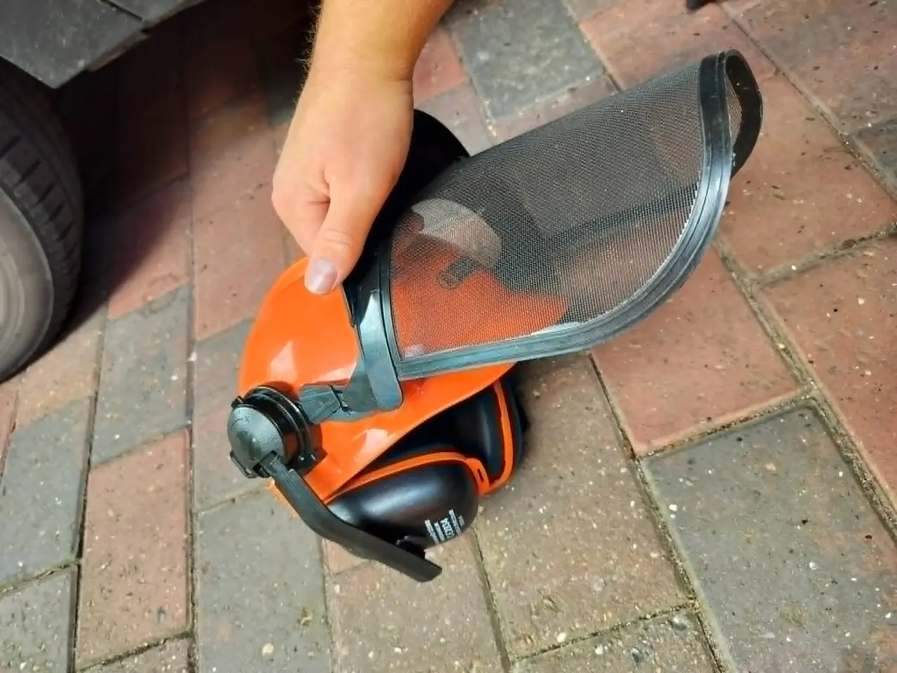 Billede 1 - Husqvarna sikkerheds hjelm