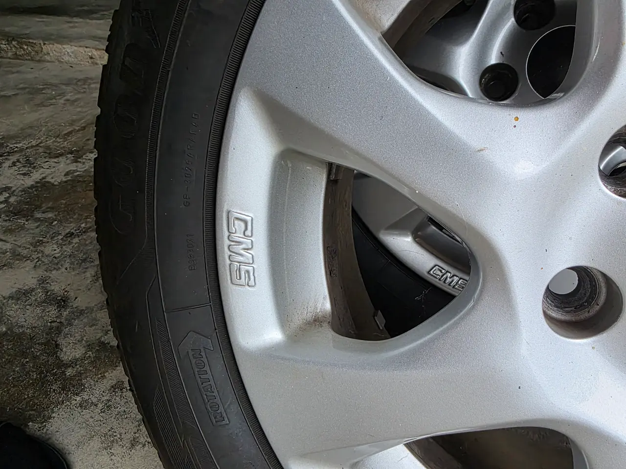 Billede 3 - Vinterdæk på alufælge.Goodyear dæk på CMS alufælge