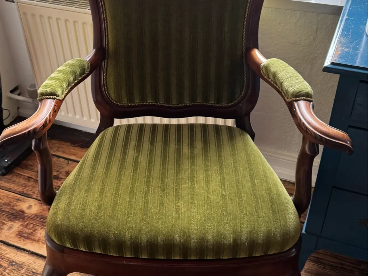 Billede 2 - Sofa og to stole