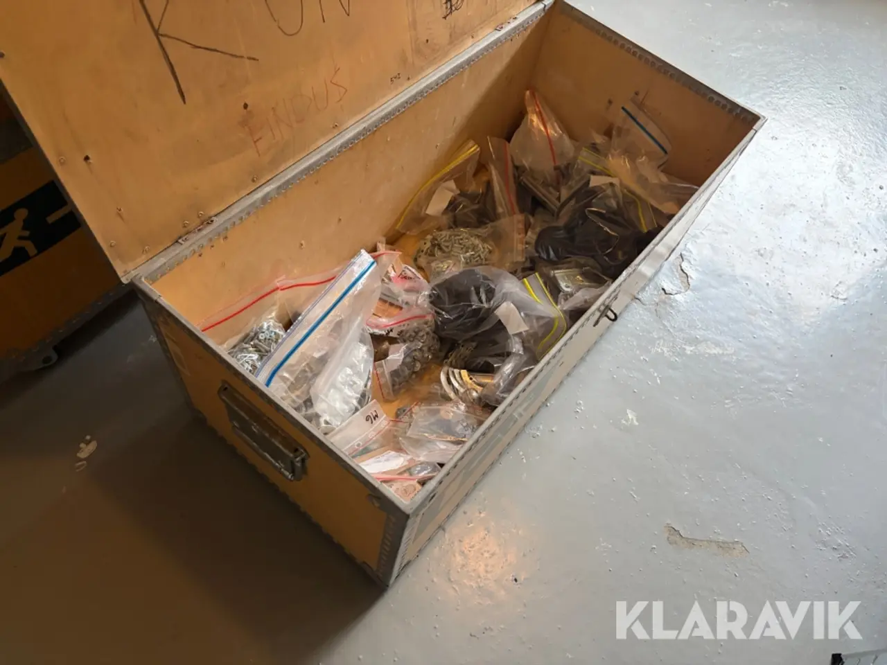 Billede 2 - Parti diverse beslag og smådel