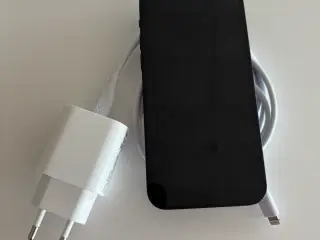 Velholdt iPhone 12 64gb i sort