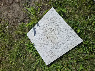 Hvide udendørs fliser