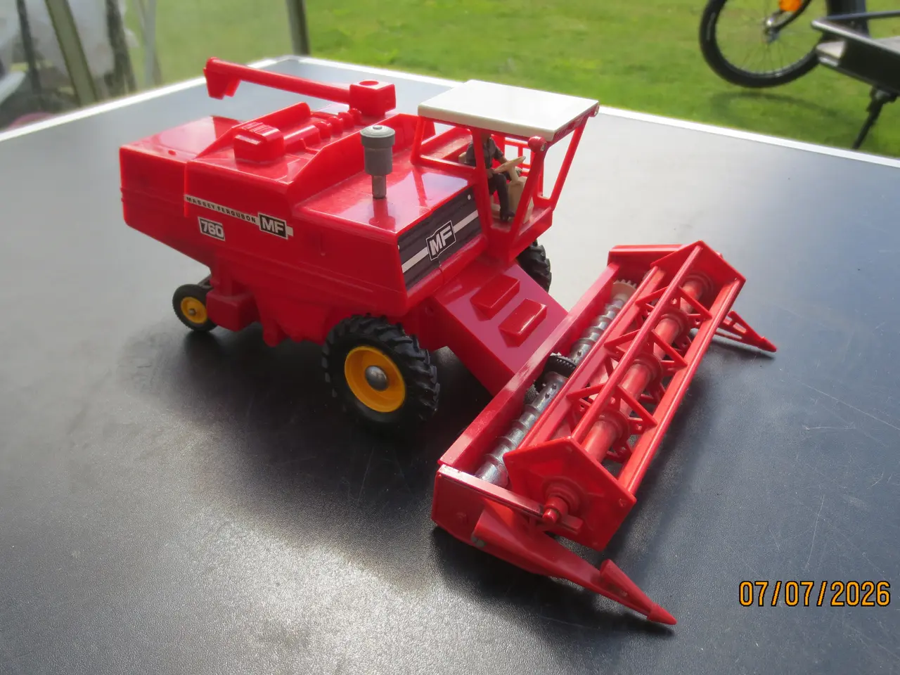 Billede 1 - 1 stk Modelmejetærsker Massey Ferguson 760