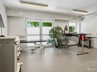 Indflytningsklart klinik- eller kontorlejemål med fleksibel indretning og gode personalefaciliteter