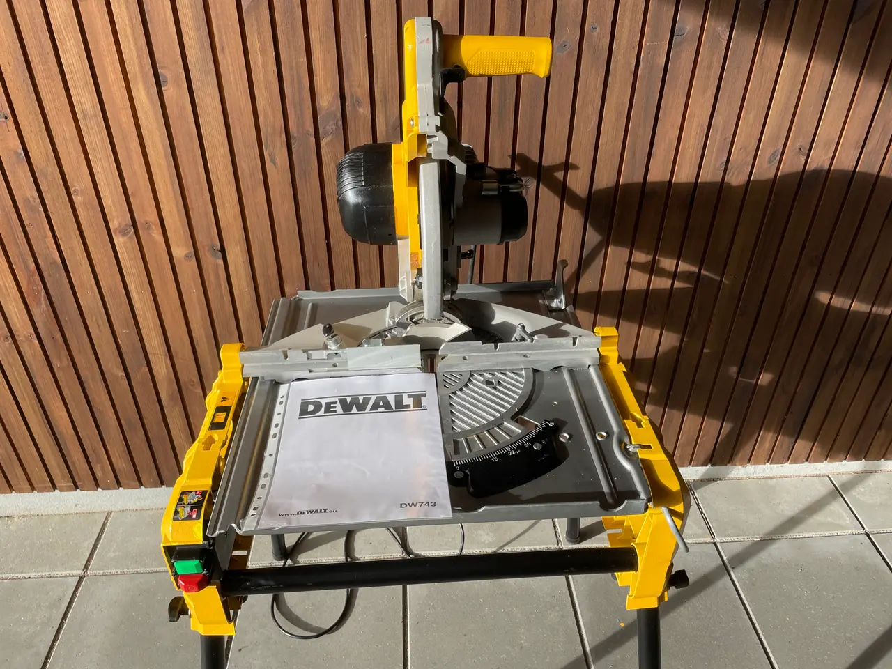 Billede 1 - DeWalt 743 N. Kapgeringssav på 4. Aft. Ben.
