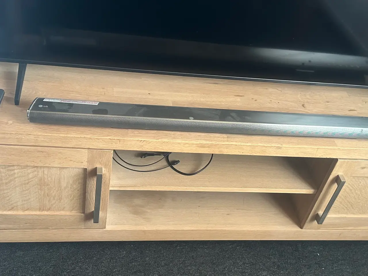 Billede 1 - Tvbord i egetræ