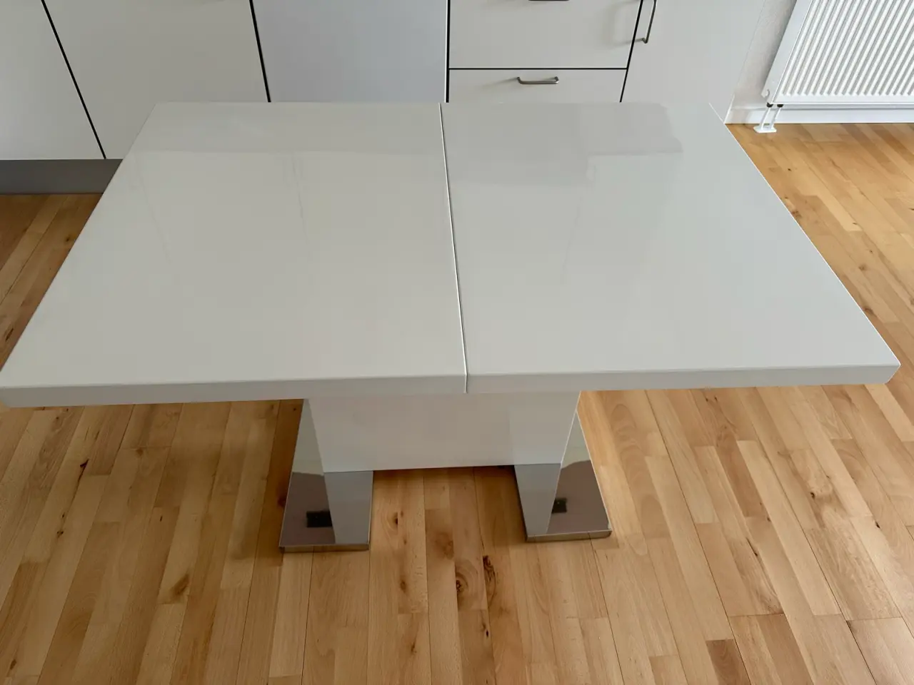 Billede 13 - Justerbart spisebordssæt - bord + 4 stole
