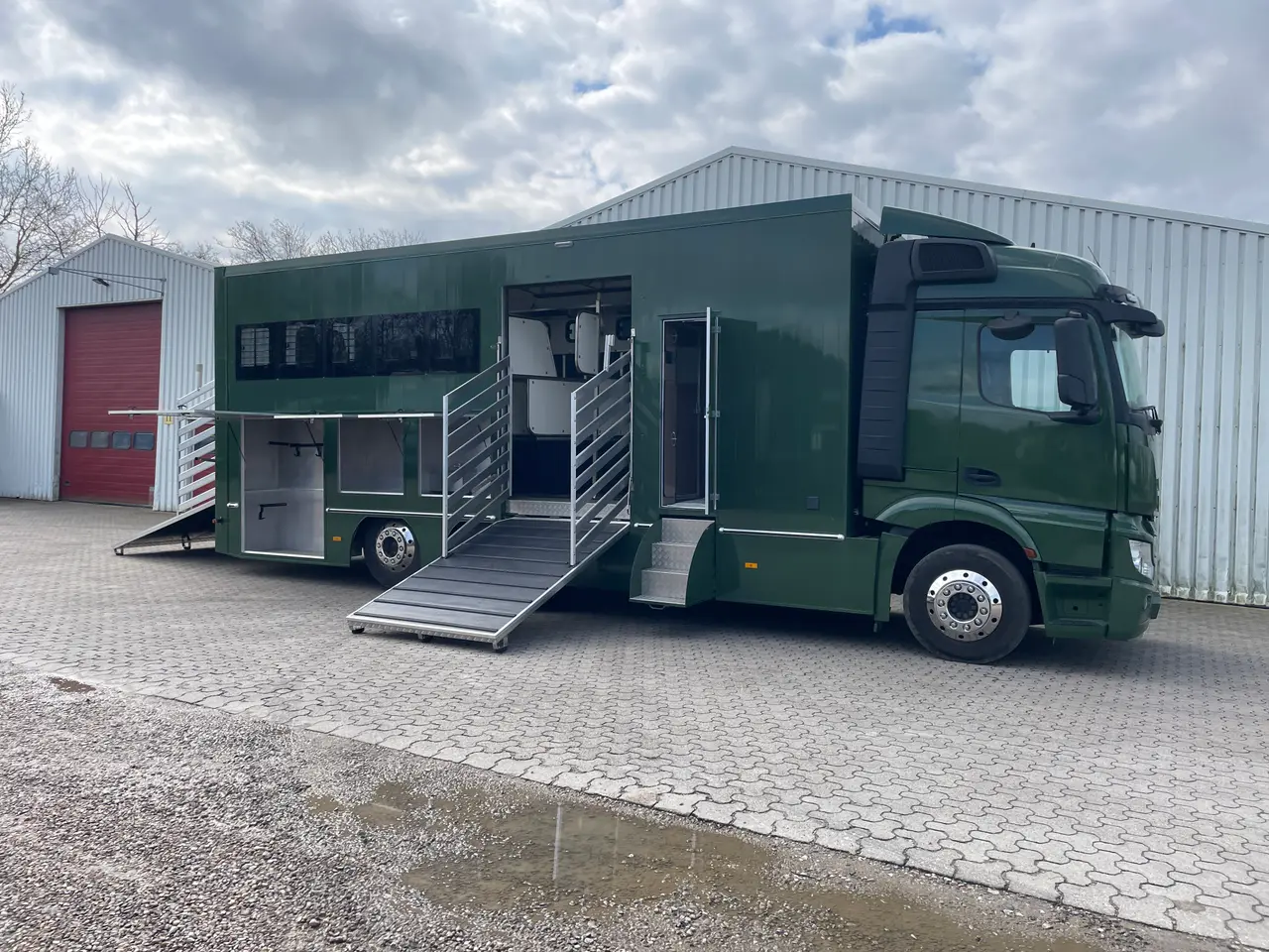 Billede 1 - Mercedes Benz Actros 2542 med plads til 7 heste, 2