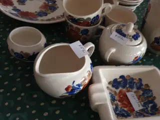 Kaffe/te sæt og tallerkner i robust fa- håndmalet
