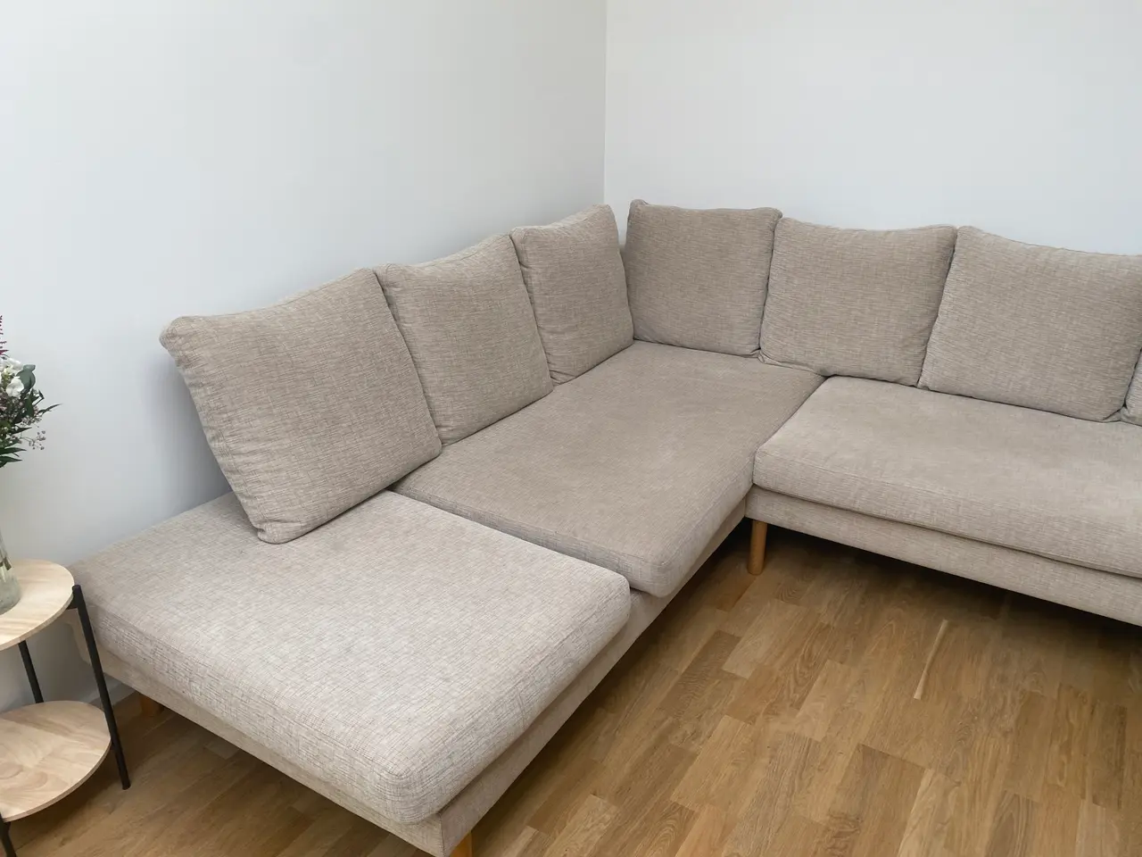 Billede 2 - Lys hjørnesofa med chaiselong