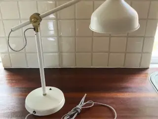 Bordlampe købt i IKEA