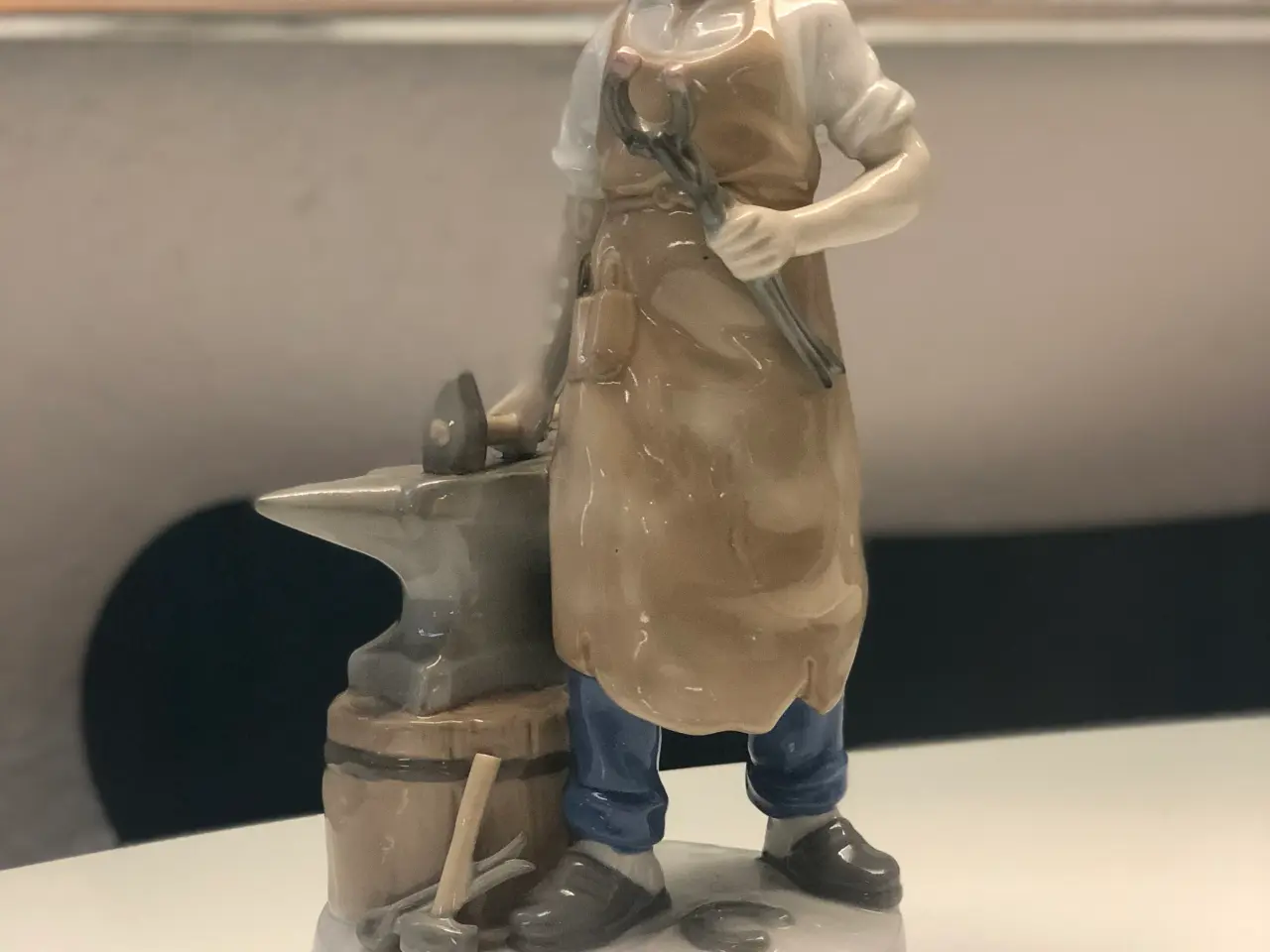 Billede 1 - Smed porcelænsfigur flot stand