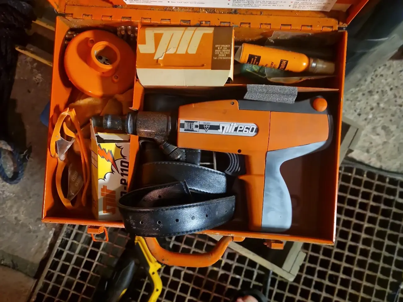 Billede 2 - SPIT P60 boltpistol – komplet sæt