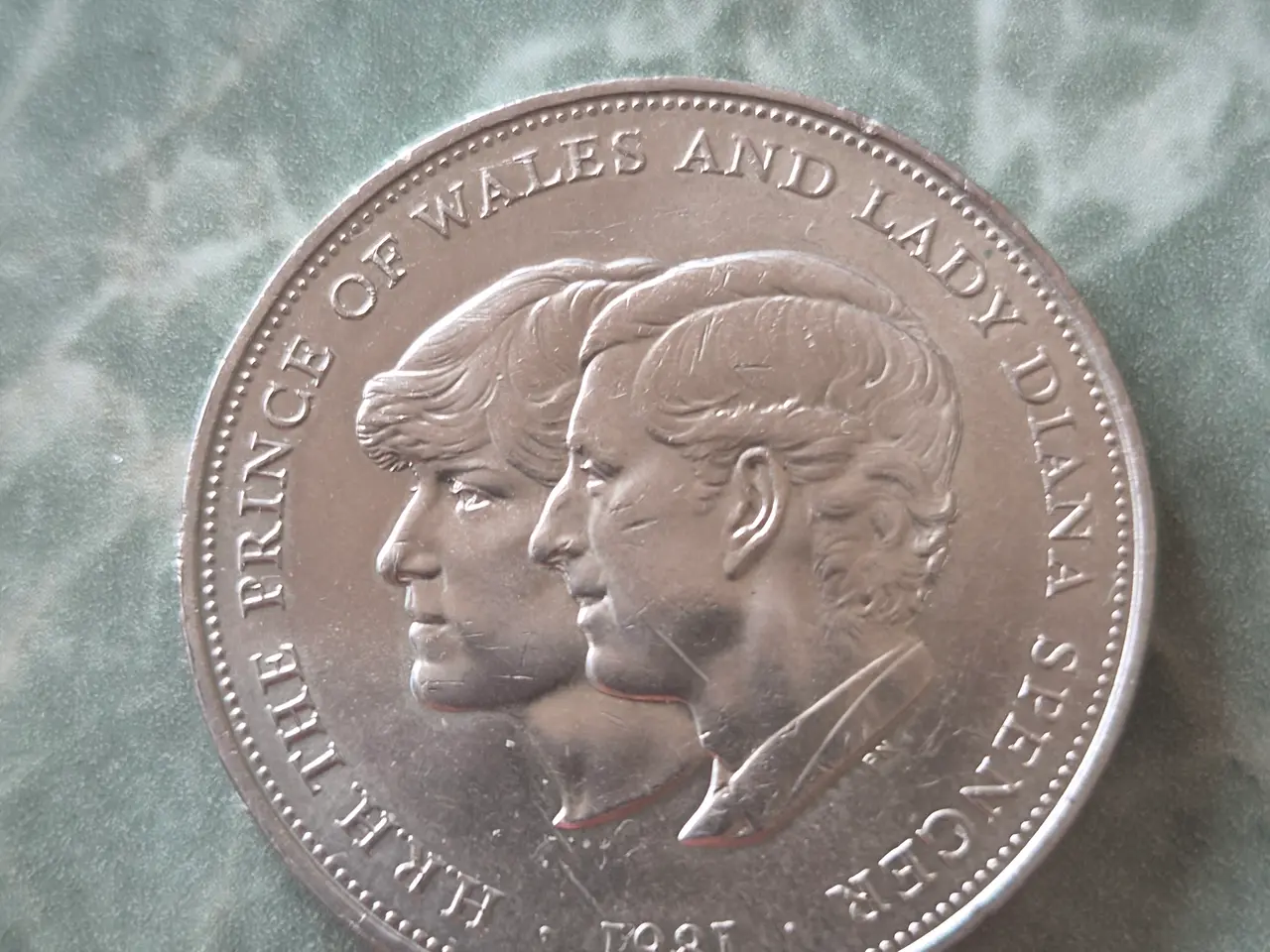 Billede 1 - Britisk mindemønt 'Crown'