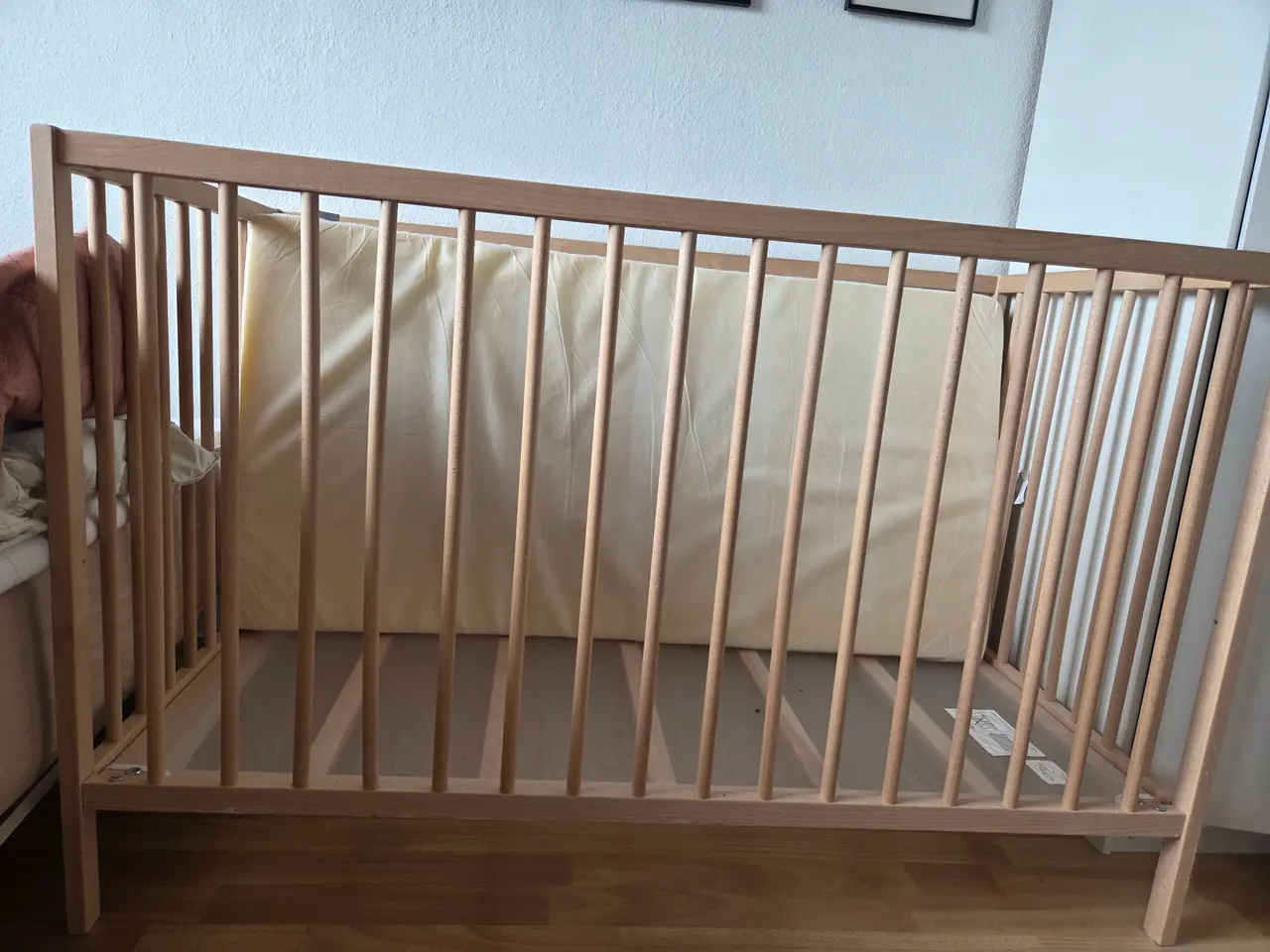 Billede 1 - SNIGLAR Tremmeseng fra IKEA