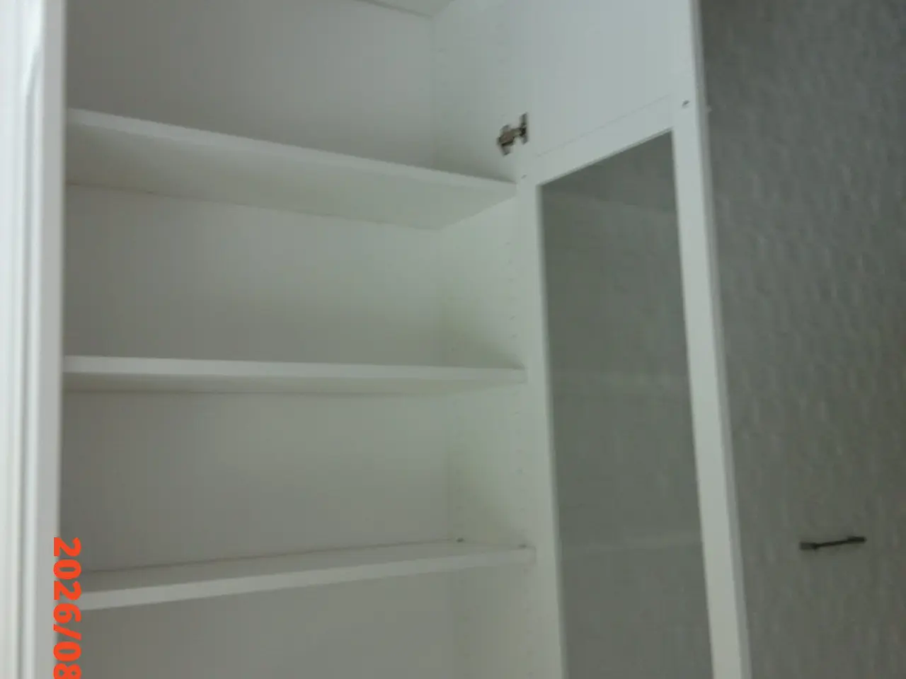 Billede 3 - 2 Hvide skab fra IKEA 